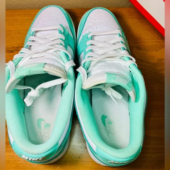 EUC RARE Women’s Nike Low Dunk Green Glow/White Sneakers - HTF - Picture 13 of 17